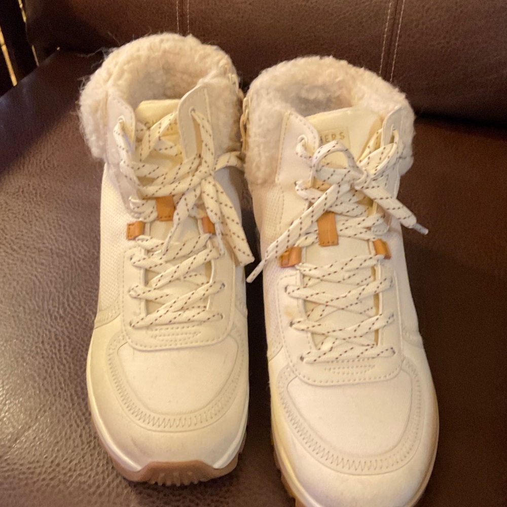 Skechers Hi-top with Sherpa lining